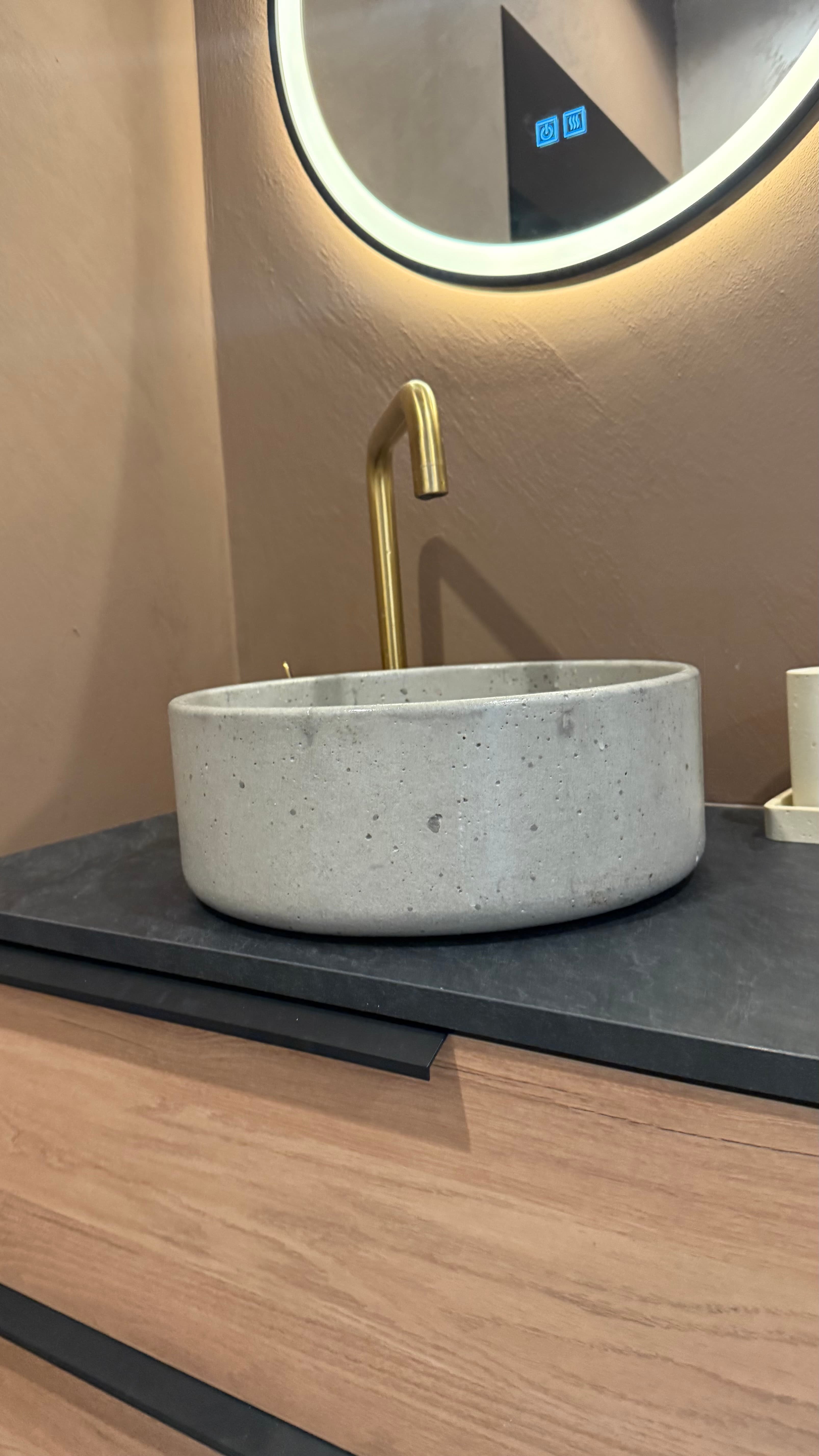 Krug Sivi — slika 4